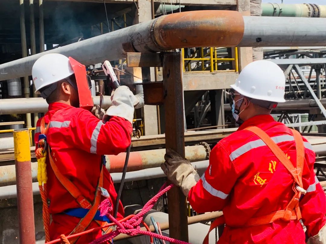 鏖戰(zhàn)內蒙大修 唱響奮斗之歌(圖3) 圖片