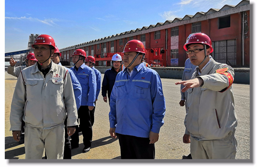 宜昌市委副書記袁衛(wèi)東到新疆宜化現(xiàn)場(chǎng)辦公(圖2) 宜昌市委副書記袁衛(wèi)東到新疆宜化現(xiàn)場(chǎng)辦公(圖2)
