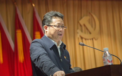 宜化集團(tuán)召開(kāi)2019年慶?！拔逡弧眹?guó)際勞動(dòng)節(jié)暨表彰大會(huì)(圖12)