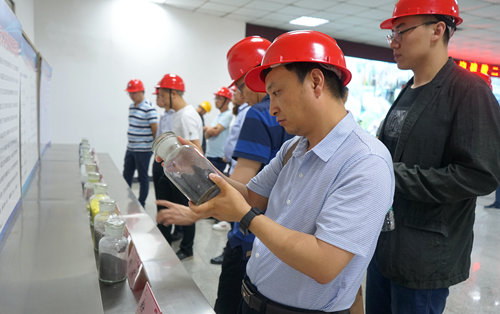 攜手同行 共筑未來——宜化集團(tuán)召開磷酸二銨大客戶座談會(huì)(圖3) 攜手同行 共筑未來——宜化集團(tuán)召開磷酸二銨大客戶座談會(huì)(圖3)