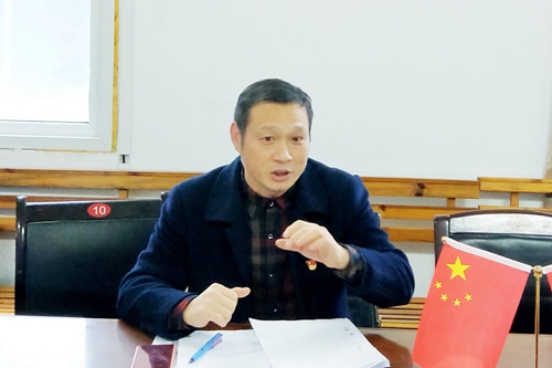 向宇飛列席指導(dǎo)股份公司氯堿黨支部“不忘初心、牢記使命”專題組織生活會(huì)(圖2)