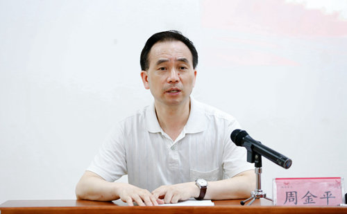 宜化集團(tuán)組織2018年度受到隆重表彰的30名優(yōu)秀班長開展“三個(gè)一”活動(dòng)(圖2) 宜化集團(tuán)組織2018年度受到隆重表彰的30名優(yōu)秀班長開展“三個(gè)一”活動(dòng)(圖2)