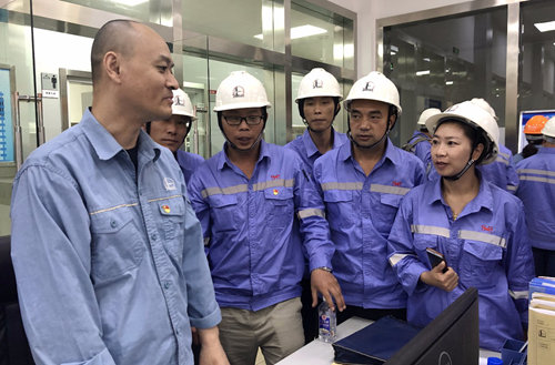 宜化集團(tuán)優(yōu)秀班組長(zhǎng)“三個(gè)一”活動(dòng)圓滿(mǎn)結(jié)束(圖6) 宜化集團(tuán)優(yōu)秀班組長(zhǎng)“三個(gè)一”活動(dòng)圓滿(mǎn)結(jié)束(圖6)