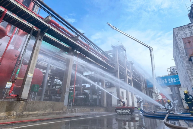 這場?；瘜崙?zhàn)應急演練在股份公司舉行(圖1)