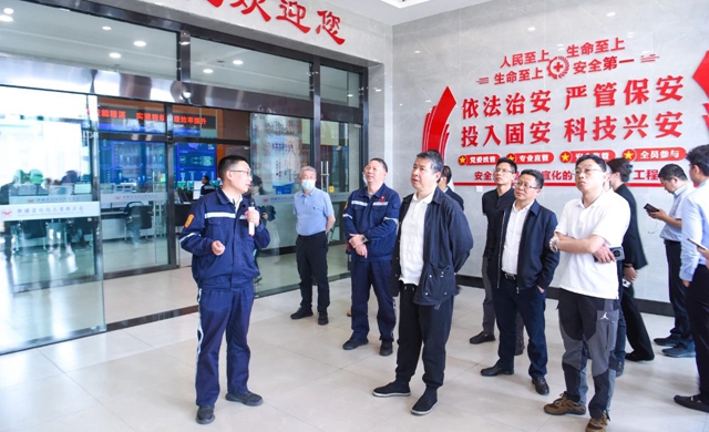 湖北省地方金融監(jiān)督管理局副局長陳寬宏帶隊到宜化新疆區(qū)域公司考察調(diào)研(圖1) 湖北省地方金融監(jiān)督管理局副局長陳寬宏帶隊到宜化新疆區(qū)域公司考察調(diào)研(圖1)