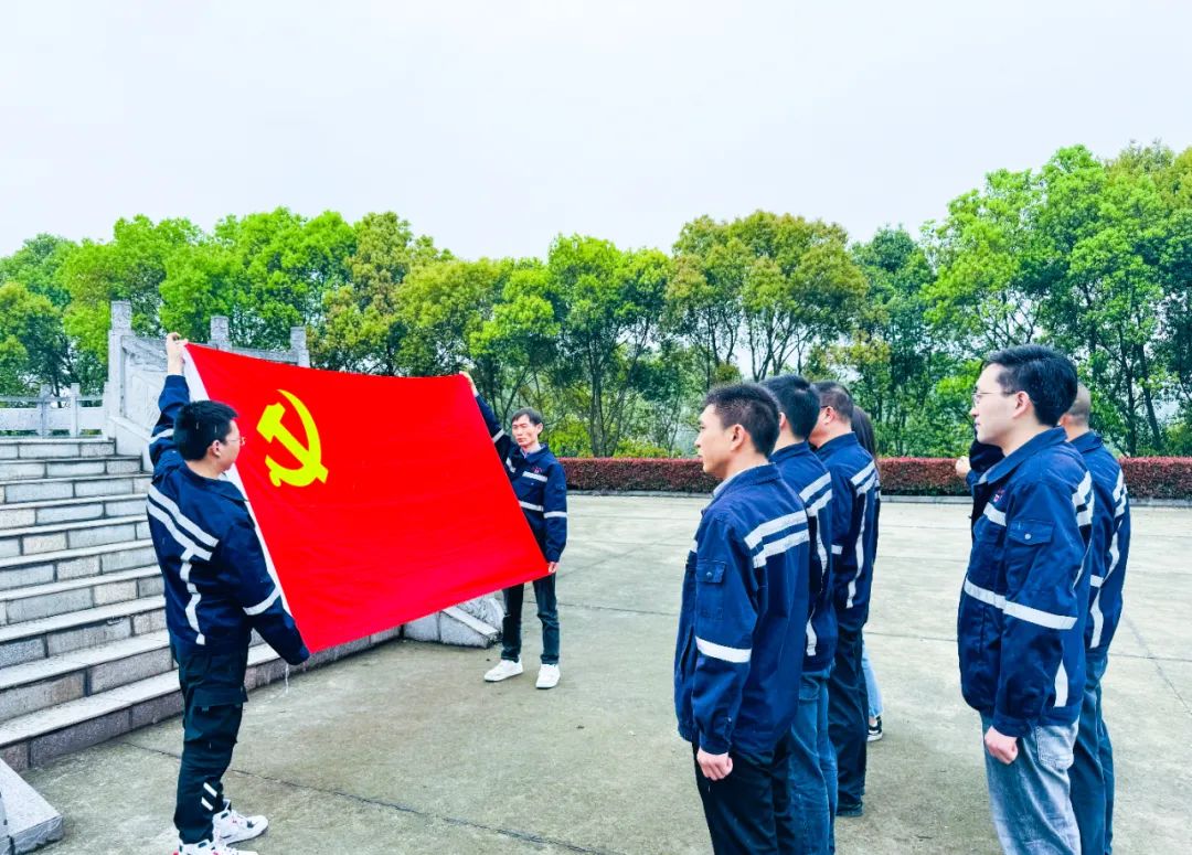 在緬懷中汲取奮進(jìn)力量！這場主題黨日活動(dòng)“走心”更“入心”！(圖3)