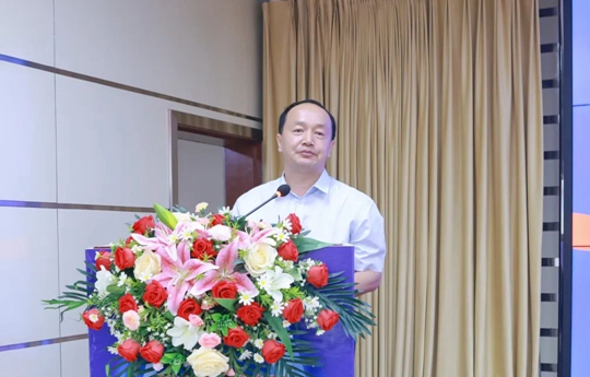 增值引領共贏疆來！2024宜化宜冠滴品牌戰(zhàn)略發(fā)布會在新疆輪臺縣成功舉行(圖3)