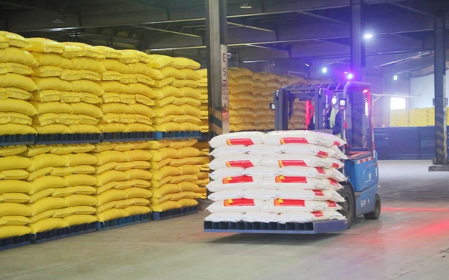 喜訊！聯(lián)化公司“辛?xí)r代”尿素成功下線(圖1)