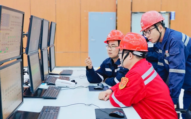 青海宜化二合一氯氫氣體流量首次實(shí)現(xiàn)自調(diào)(圖1) 青海宜化二合一氯氫氣體流量首次實(shí)現(xiàn)自調(diào)(圖1)