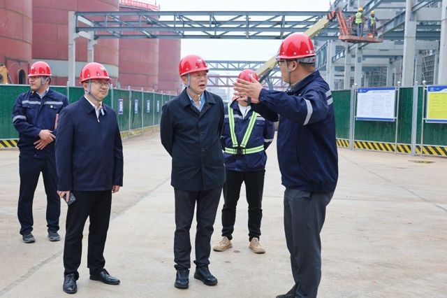 宜昌市國資委黨委書記、主任黃智華一行到楚星公司和松滋肥業(yè)現(xiàn)場調(diào)研