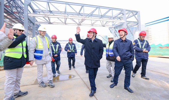 王大真到分子公司走訪慰問(wèn) 向廣大干部職工拜年(圖1)