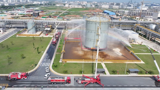 新宜化工開展?；钒踩a(chǎn)事故應(yīng)急演練