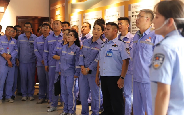 聯(lián)化公司開(kāi)展警示教育筑牢廉潔防線(xiàn)(圖1) 聯(lián)化公司開(kāi)展警示教育筑牢廉潔防線(xiàn)(圖1)