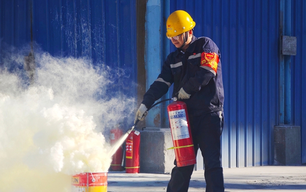 以練促防！內(nèi)蒙古宜化開展消防技能比武活動(dòng)