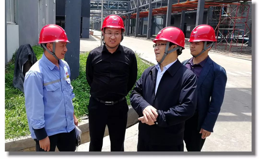 集團領(lǐng)導“五一”期間分赴生產(chǎn)一線現(xiàn)場辦公