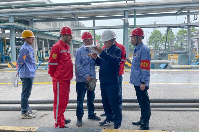 王大真到松滋肥業(yè)、楚星公司和股份公司現場檢查安全生產工作