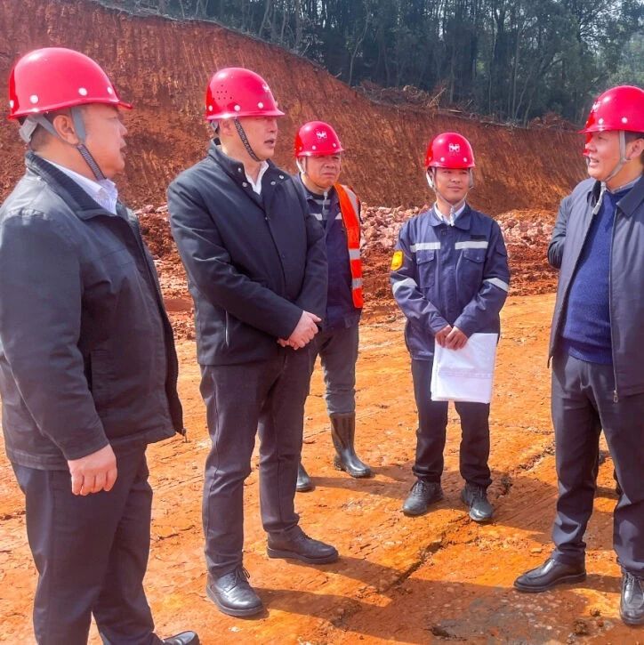 宜昌市國資委黨委書記、主任黃智華一行到楚星公司搬遷升級改造項目現(xiàn)場調(diào)研