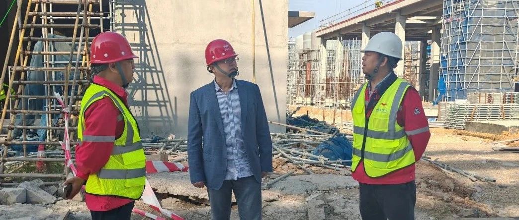 化機(jī)公司黨委書記、董事長、總經(jīng)理?xiàng)钪袧傻巾?xiàng)目現(xiàn)場檢查工作