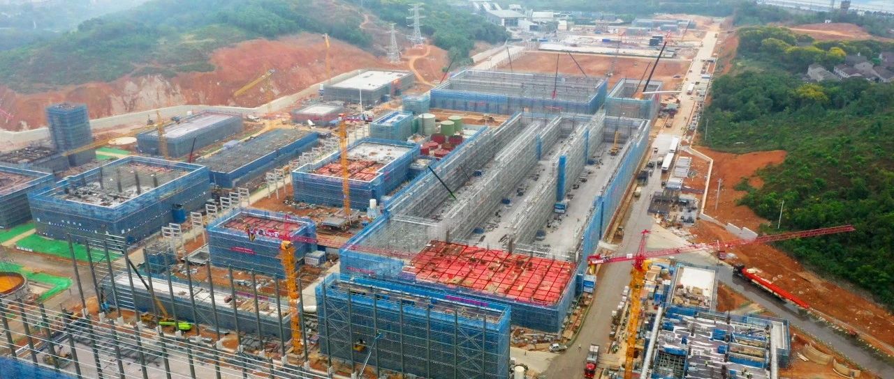 化機(jī)公司黨委書記、董事長、總經(jīng)理?xiàng)钪袧傻巾?xiàng)目現(xiàn)場檢查工作